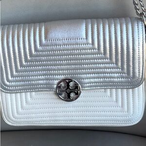 Tory Burch Silver and White Quilted Shoulder Bag